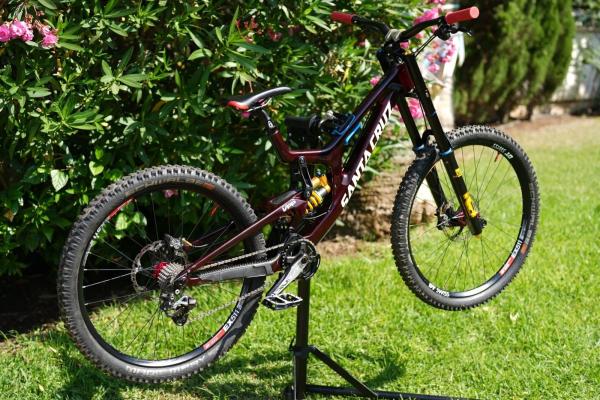 Vélo de descente Santa Cruz V10 L MX / Carbone CC DH / Descente 2023 - Vélo - FastAnnonces.fr : Les annonces gratuites et rapides