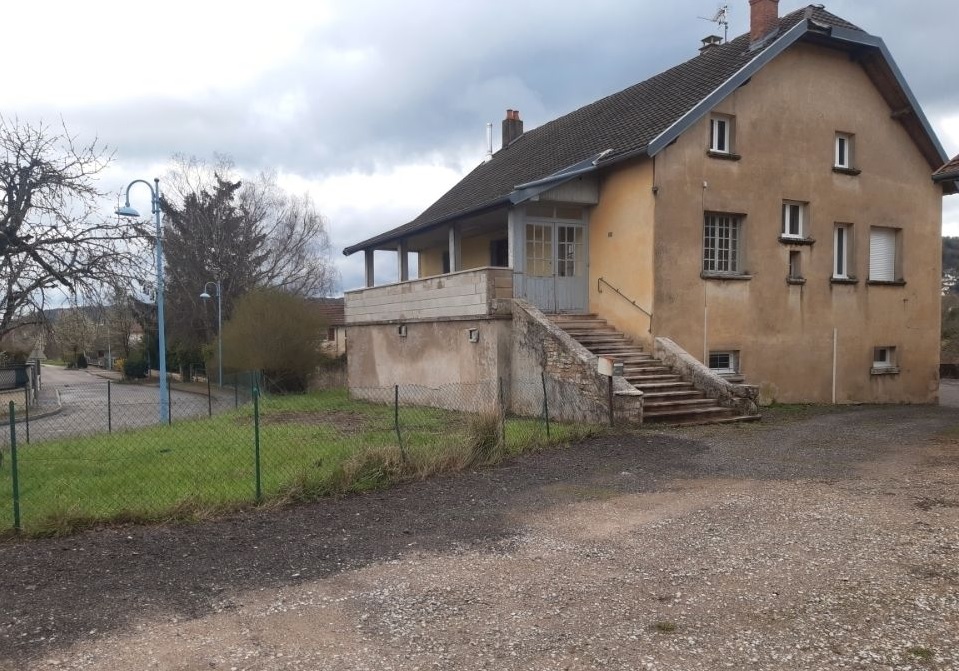 Vend maison à renover + 3 terrains constructibles attenants