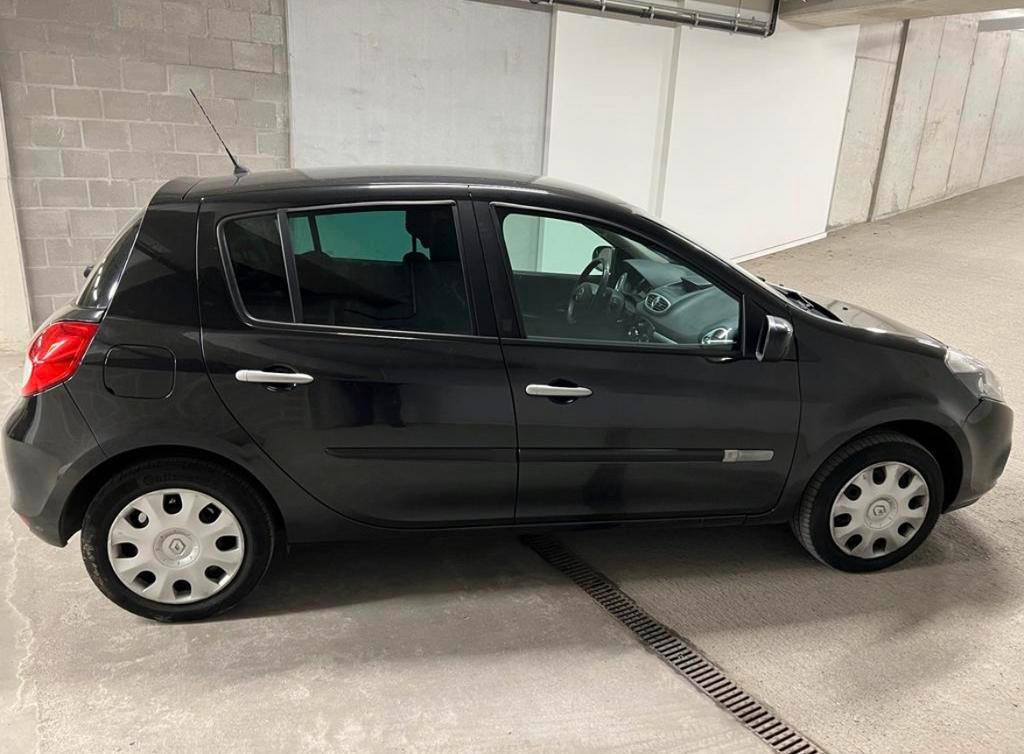 Renault clio 3 très propre